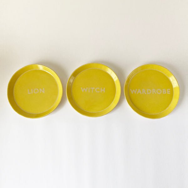 Lion Witch Wardrobe Plates